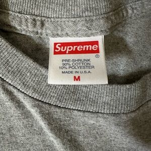 T-shirt Supreme collection.